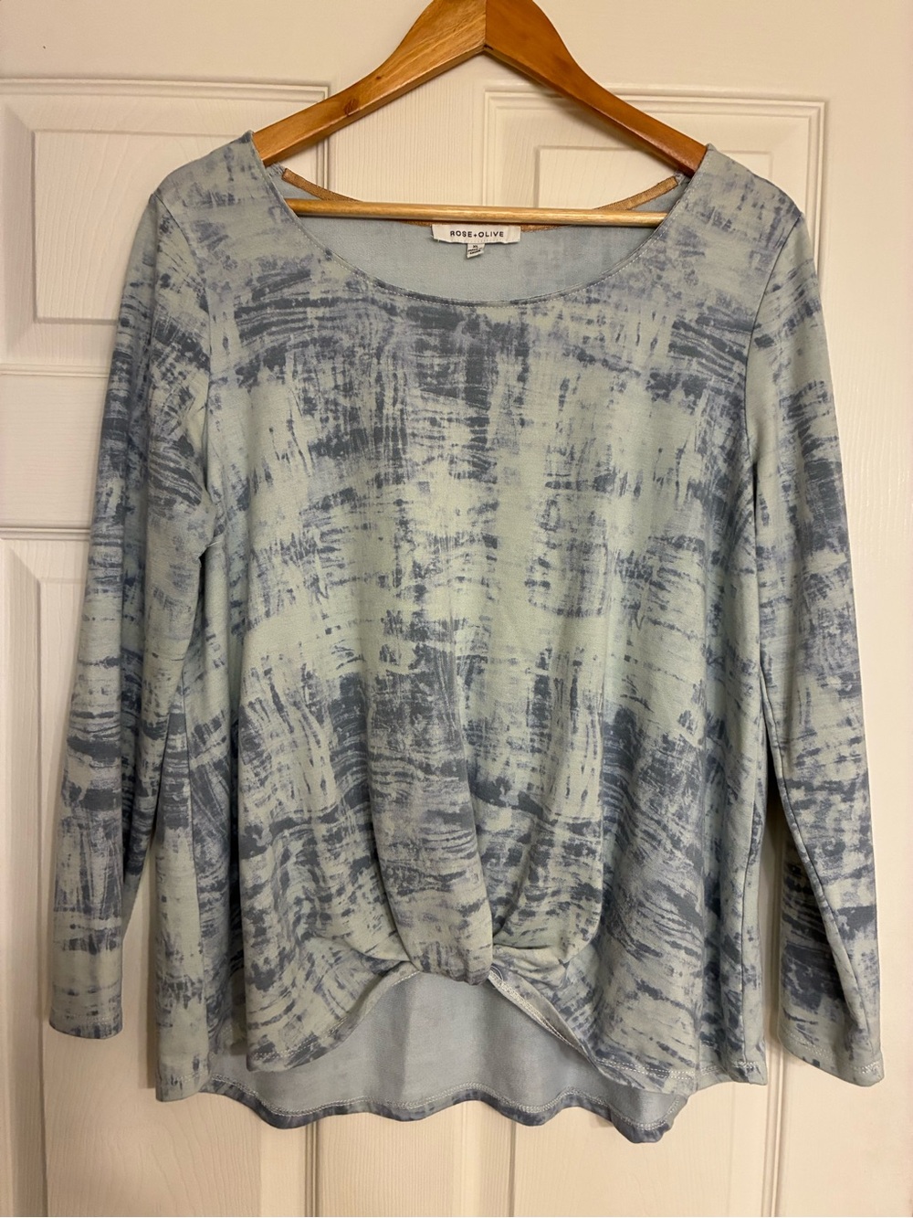Rose & Olive Light Blue Brushstroke Knot-Front Long Sleeve Top XL
